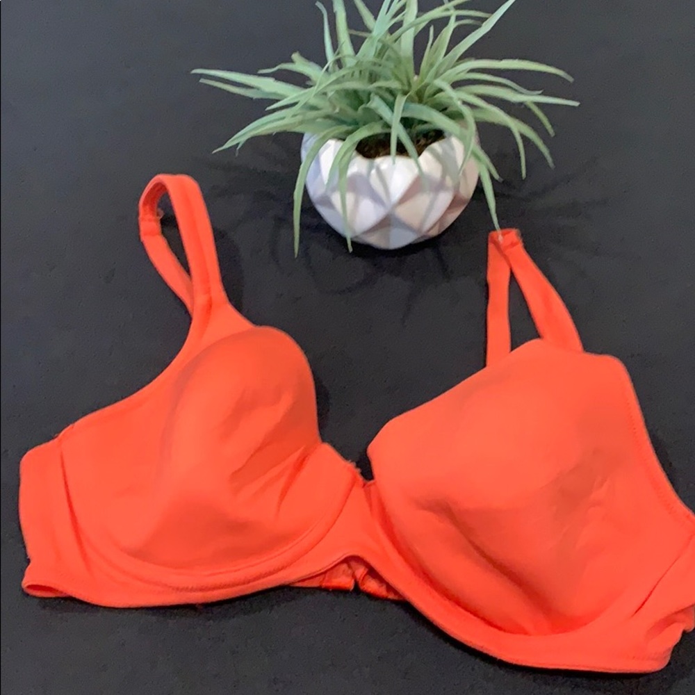 Victoria’s Secret Body By Victoria  36C